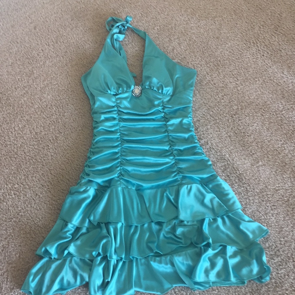 Cute lighter green short dress with ruffles